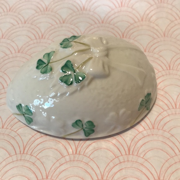 Belleek Shamrock Egg Mint condition - Picture 5 of 12